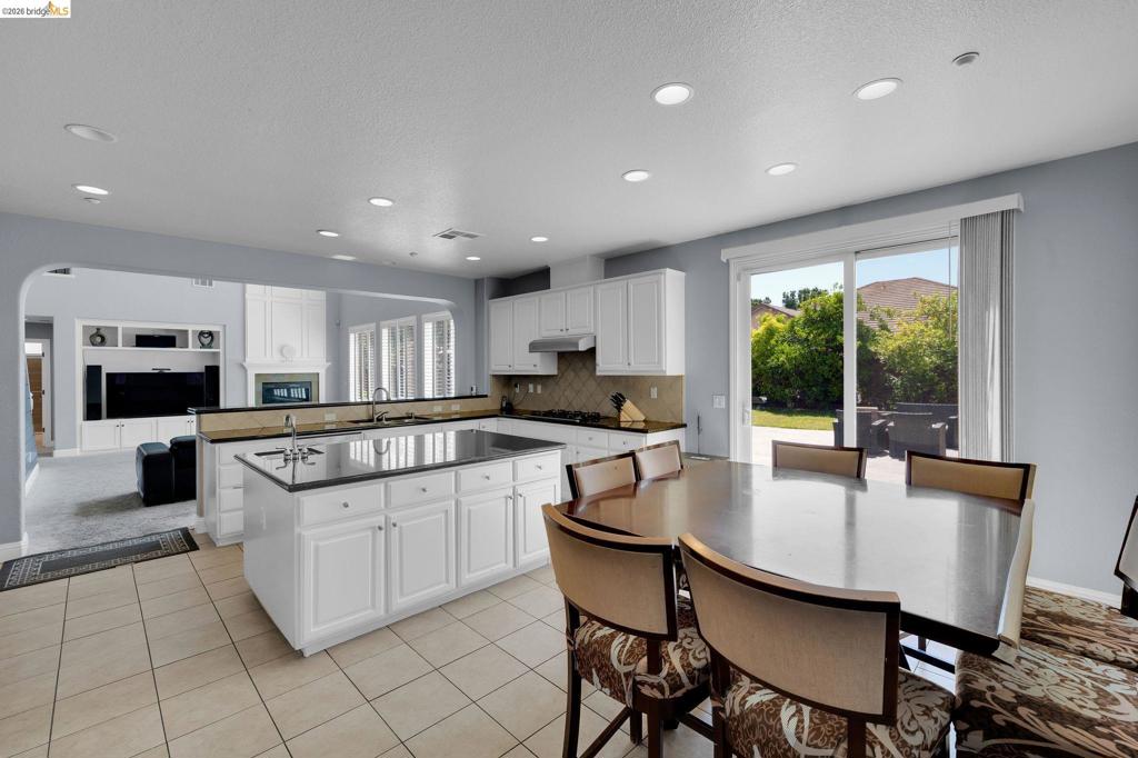 1858 Alexander Way, Brentwood (CC), CA 94513
