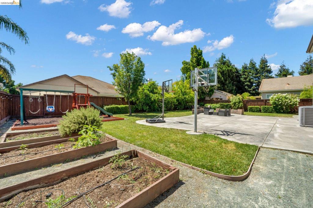 1858 Alexander Way, Brentwood (CC), CA 94513