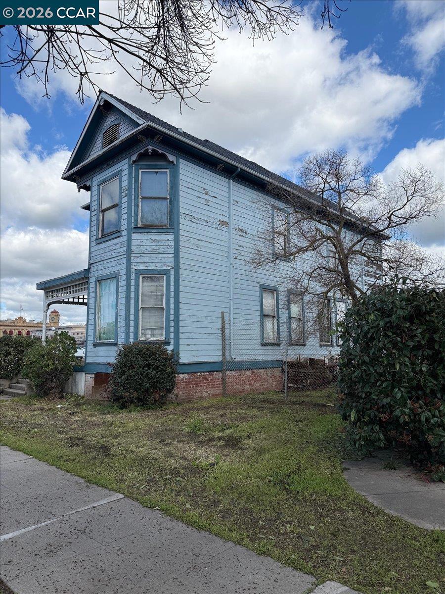 151 S 3Rd Ave, Oakdale, CA 95361