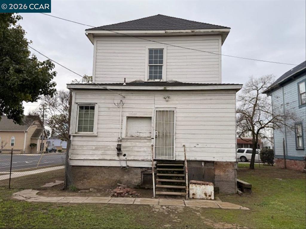161 S 3Rd Ave, Oakdale, CA 95361