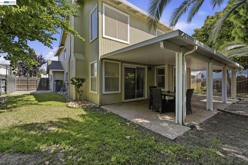 1137 Hidden Meadow Pl, Manteca, CA 95337