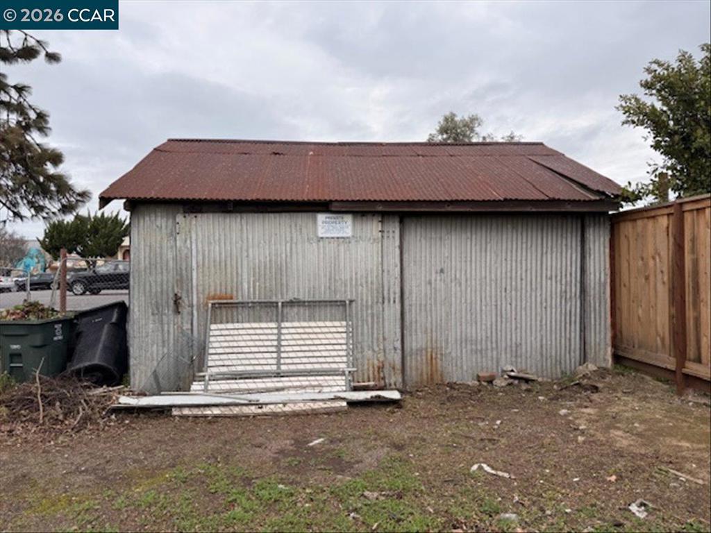 151 S 3Rd Ave, Oakdale, CA 95361