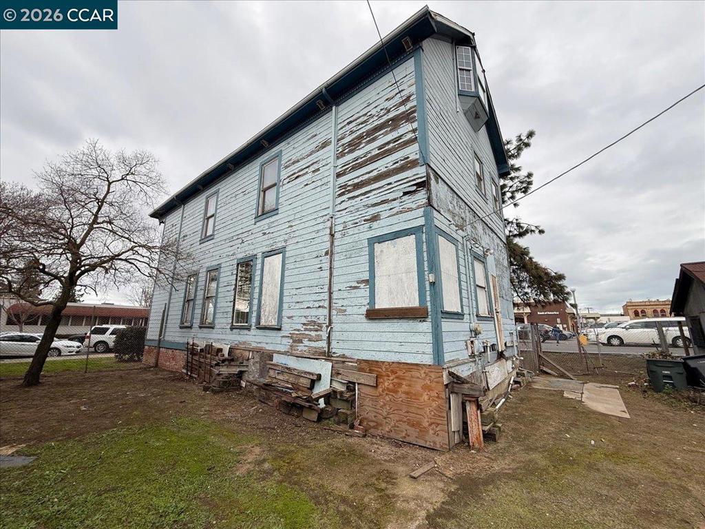 151 S 3Rd Ave, Oakdale, CA 95361