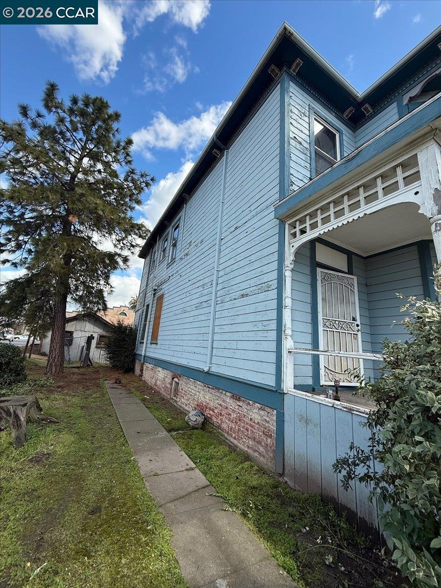 151 S 3Rd Ave, Oakdale, CA 95361