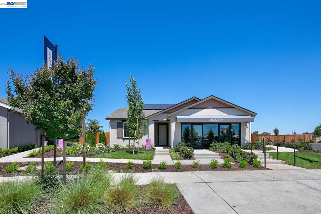 1306 Parkcrest Circle, Manteca, CA 95336