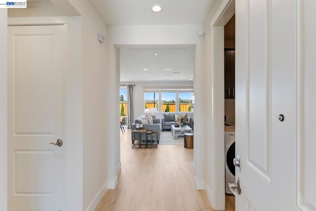 1306 Parkcrest Circle, Manteca, CA 95336