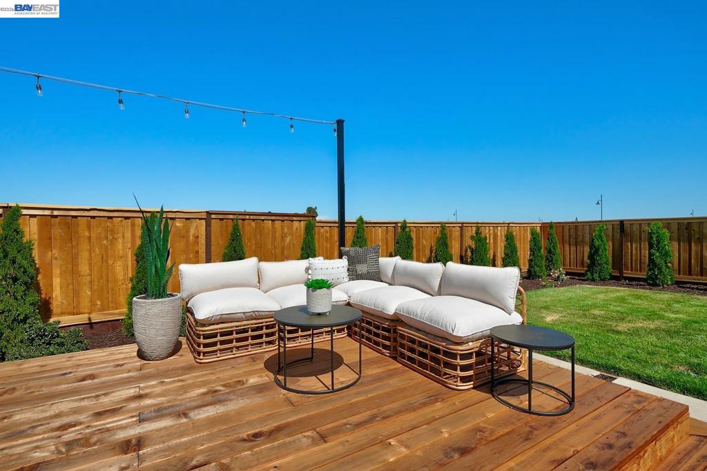 1306 Parkcrest Circle, Manteca, CA 95336