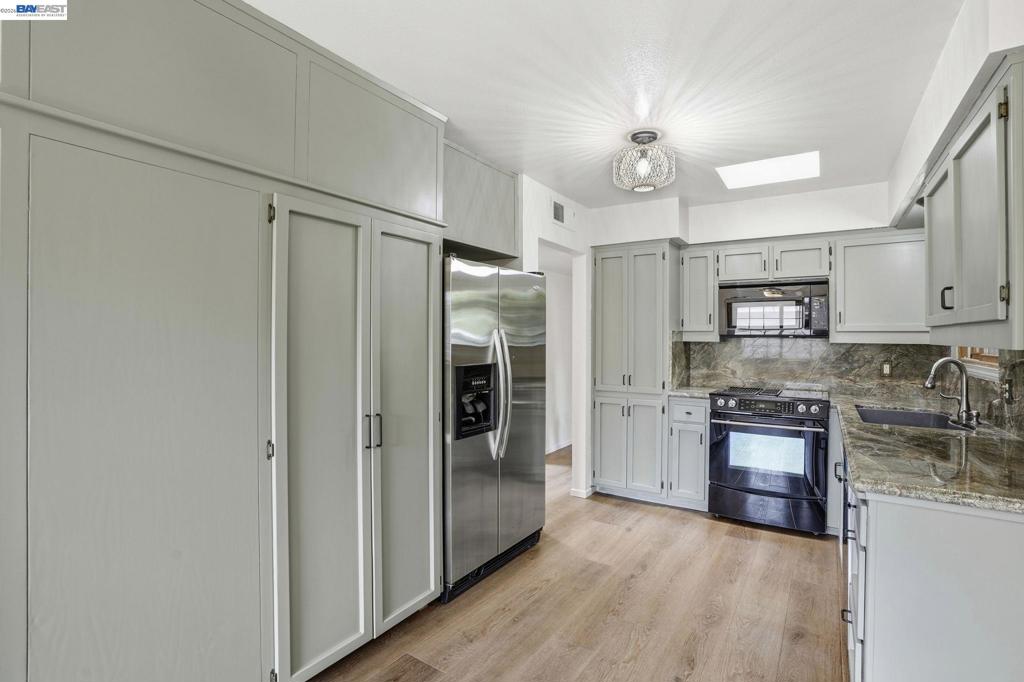 4020 W Judy Ave, Visalia, CA 93277