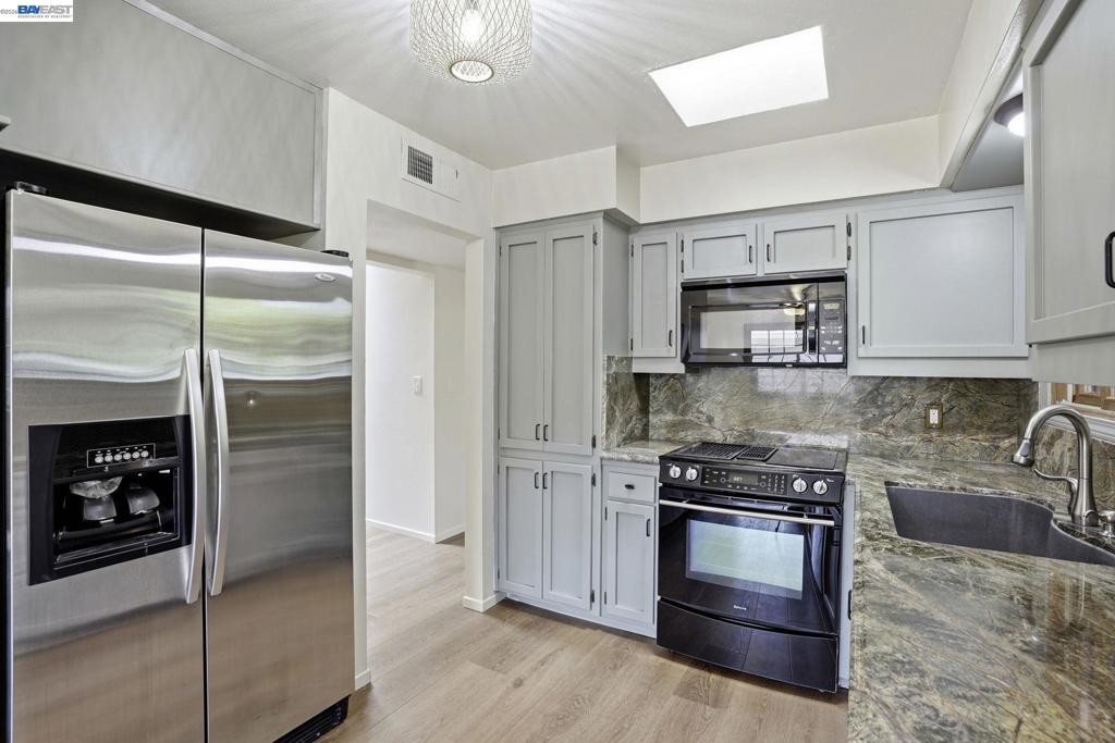 4020 W Judy Ave, Visalia, CA 93277