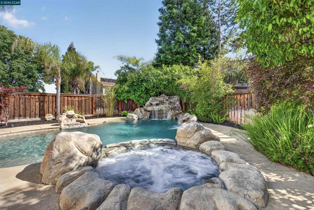 858 Lindrick Ct, Brentwood (CC), CA 94513