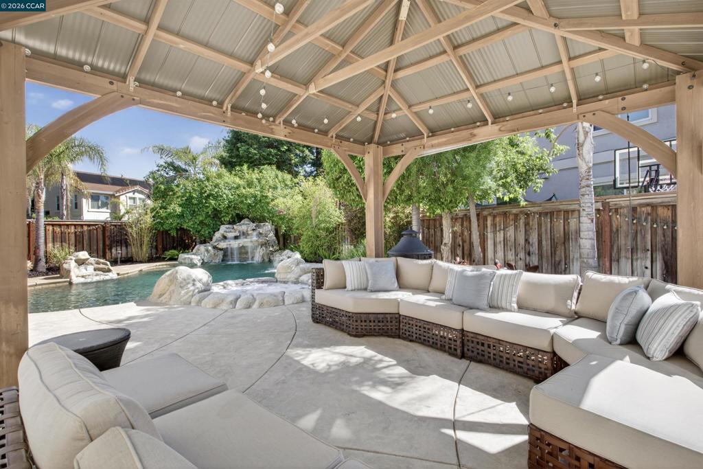 858 Lindrick Ct, Brentwood (CC), CA 94513