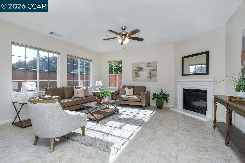 2004 Mint Dr, Brentwood (CC), CA 94513