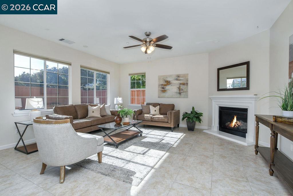 2004 Mint Dr, Brentwood (CC), CA 94513