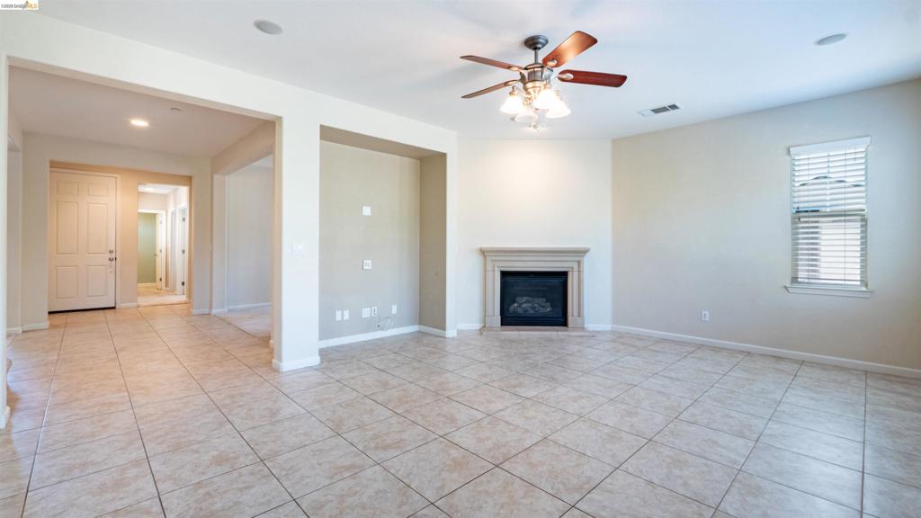 2012 Mint Dr, Brentwood (CC), CA 94513