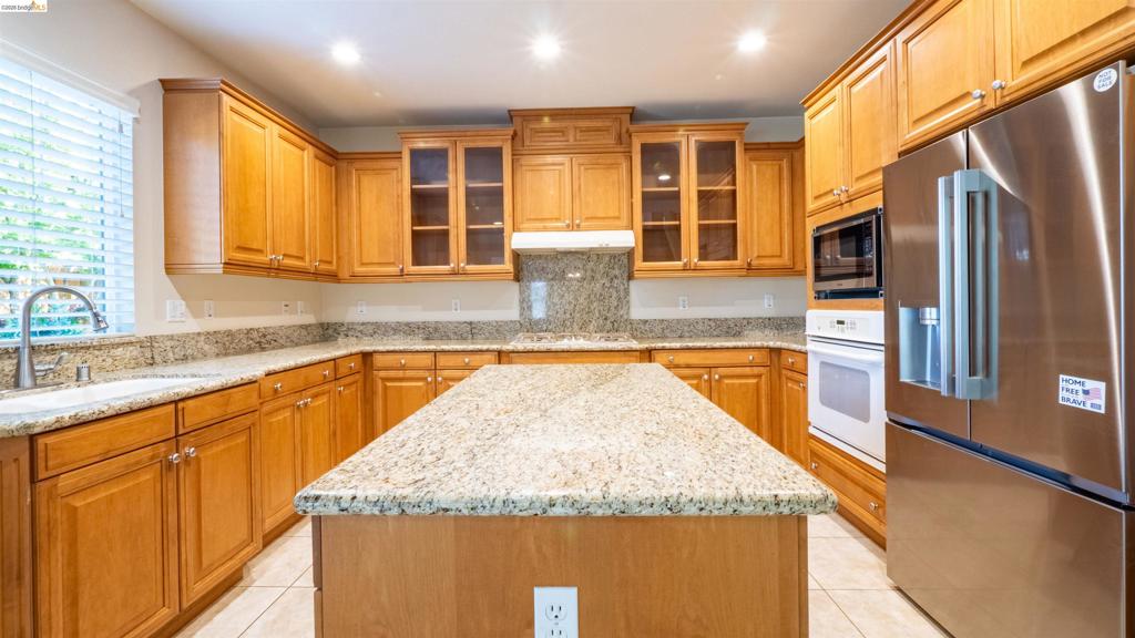 2012 Mint Dr, Brentwood (CC), CA 94513