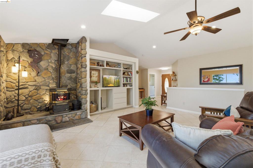 16690 Ridgewood Dr, Sonora, CA 95370