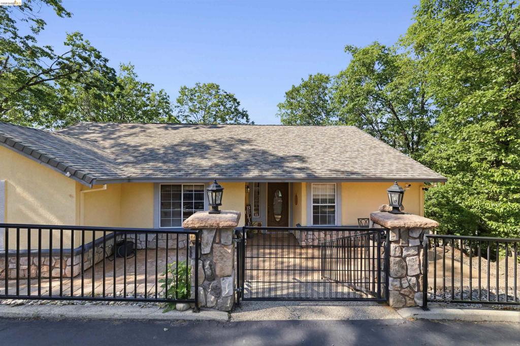 16690 Ridgewood Dr, Sonora, CA 95370