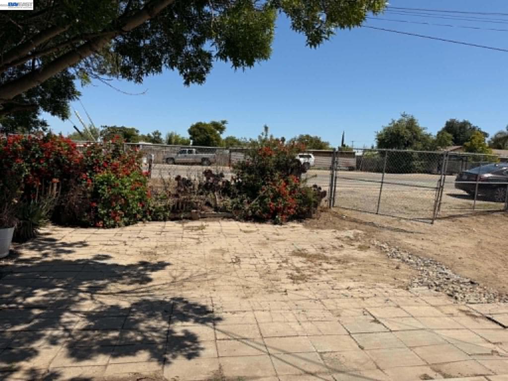 1753 S Carpenter Rd, Modesto, CA 95351