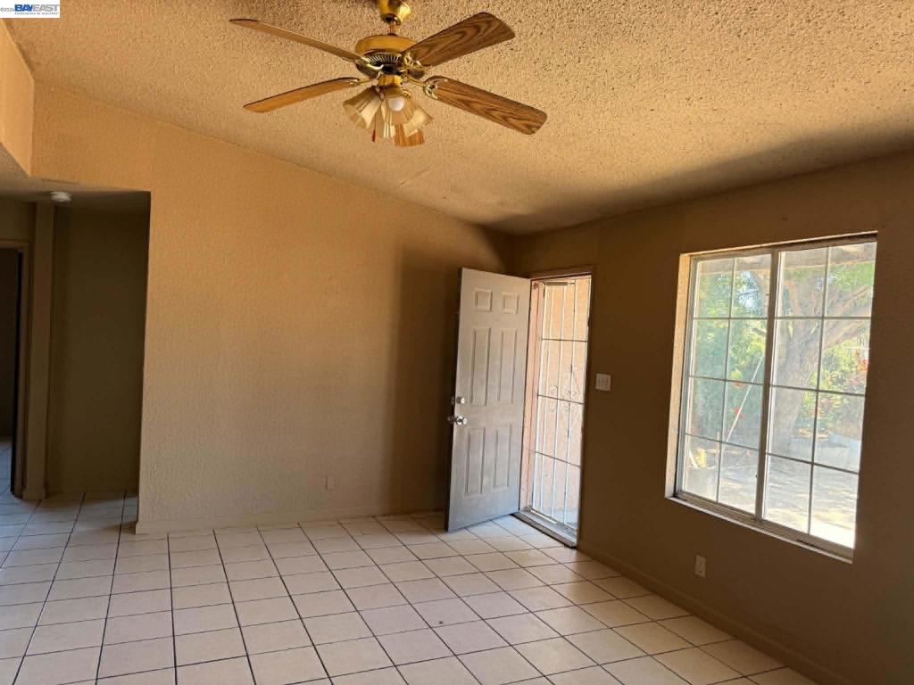 1753 S Carpenter Rd, Modesto, CA 95351