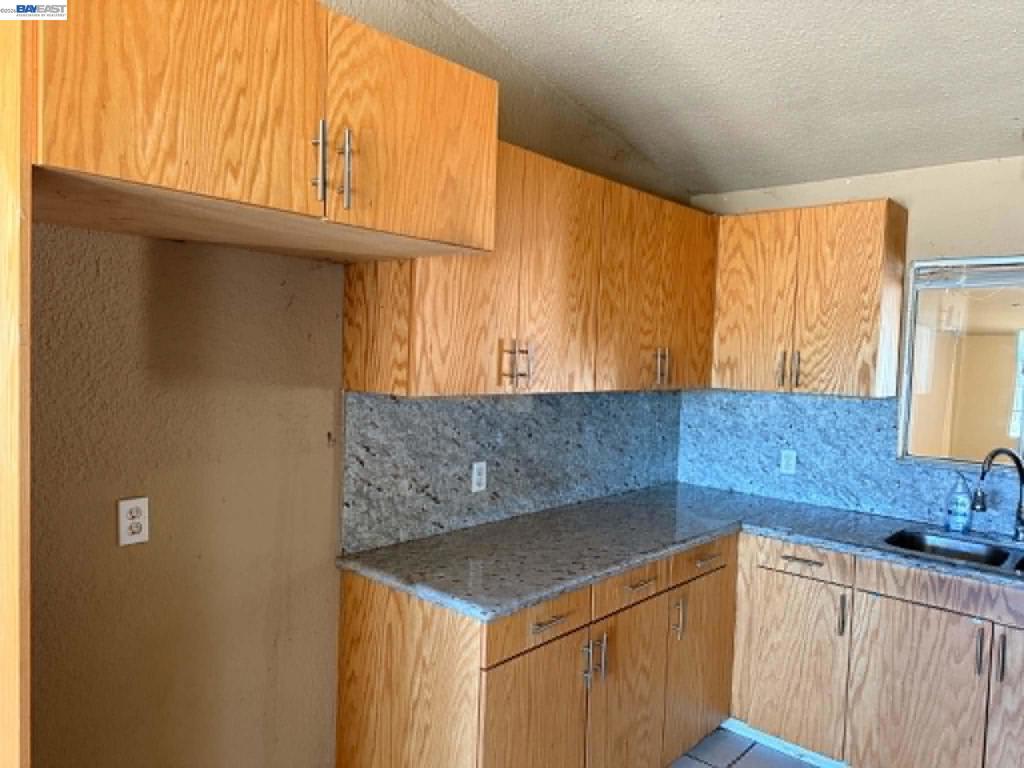 1753 S Carpenter Rd, Modesto, CA 95351
