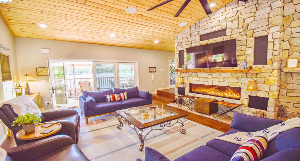 20595 Lori Ln, Sonora, CA 95370