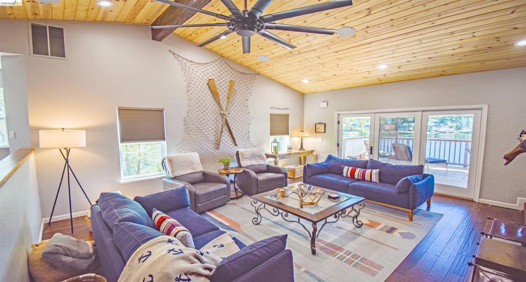 20595 Lori Ln, Sonora, CA 95370