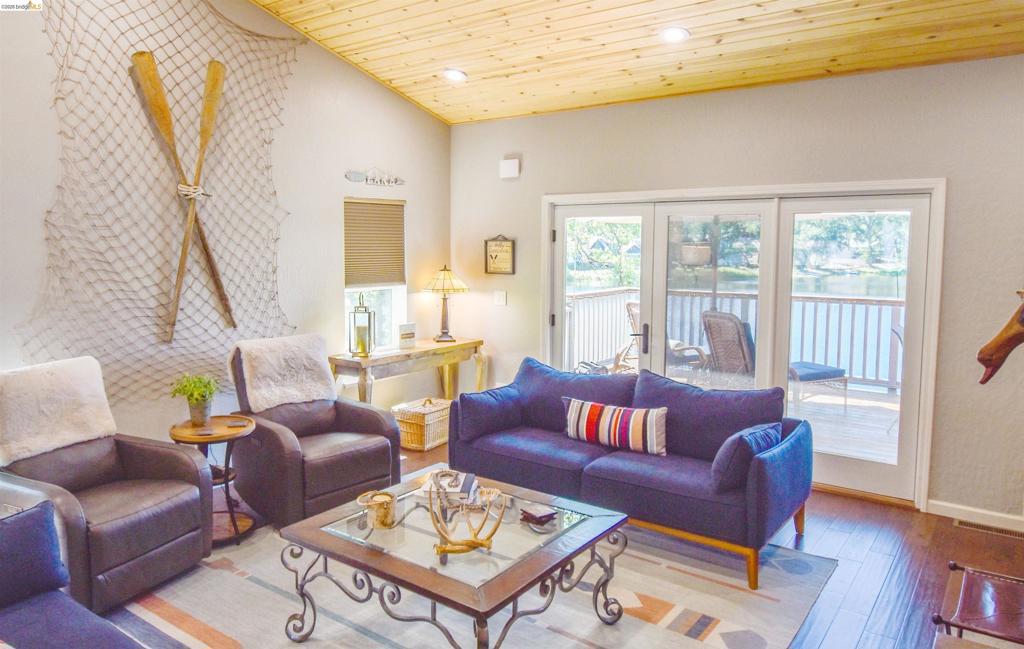 20595 Lori Ln, Sonora, CA 95370
