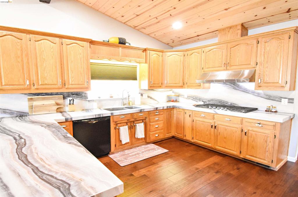 20595 Lori Ln, Sonora, CA 95370