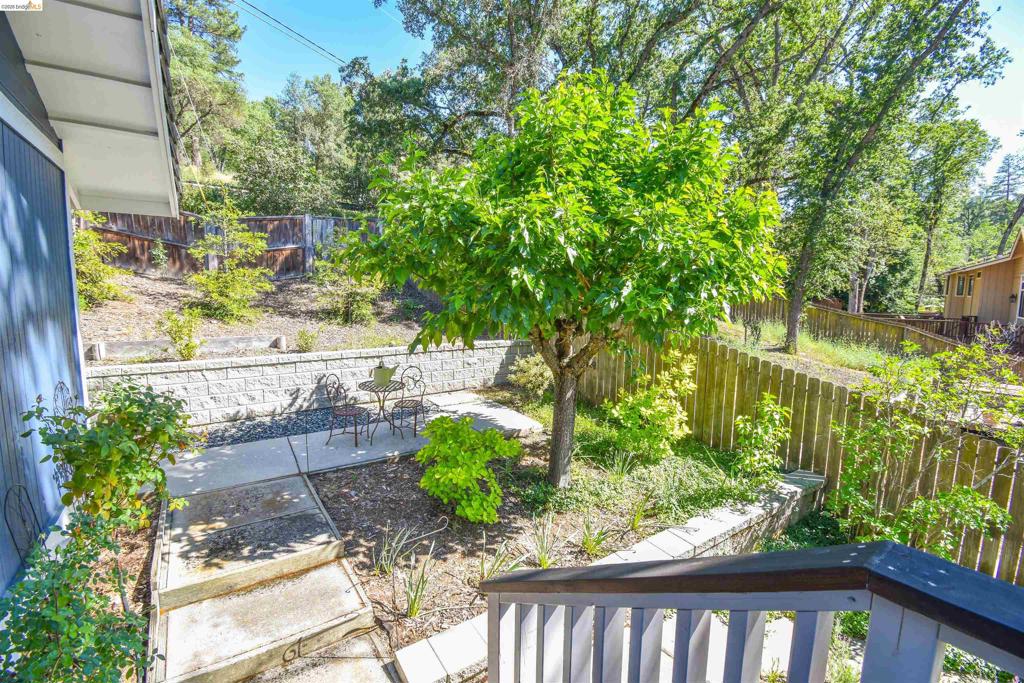 20595 Lori Ln, Sonora, CA 95370