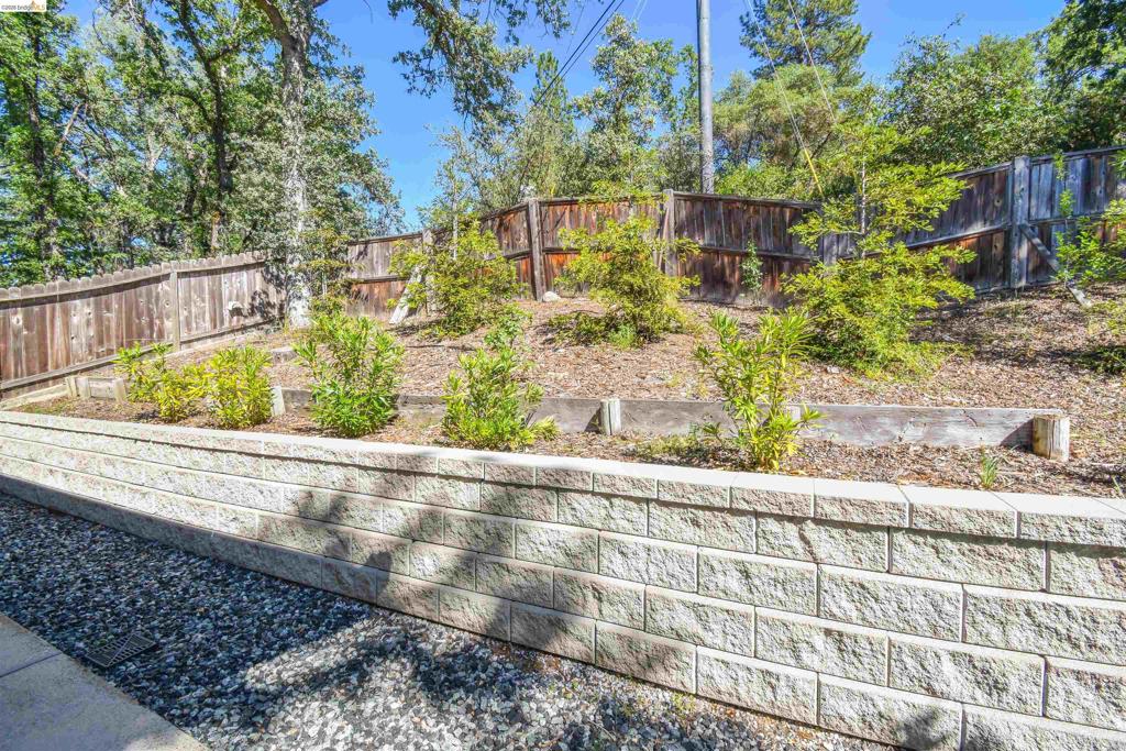 20595 Lori Ln, Sonora, CA 95370