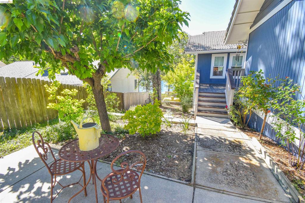 20595 Lori Ln, Sonora, CA 95370