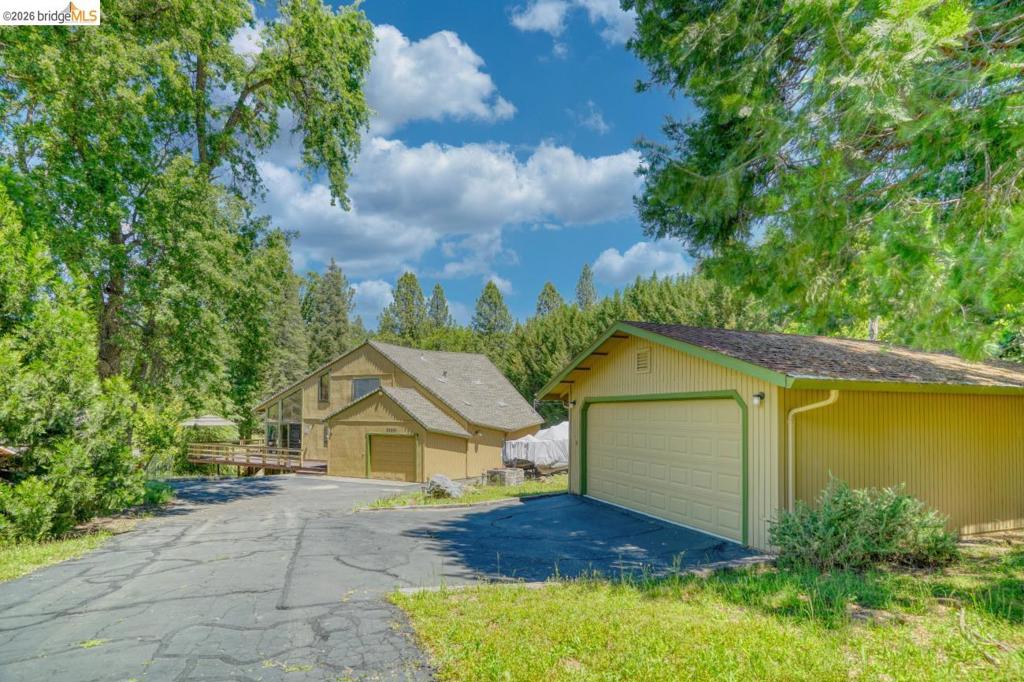 20901 Big Foot Ct., Groveland, CA 95321