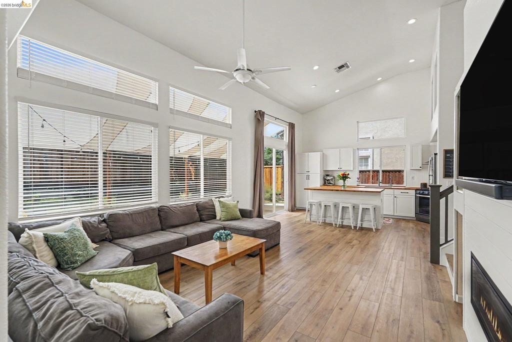1045 Dawn Ct, Brentwood (CC), CA 94513