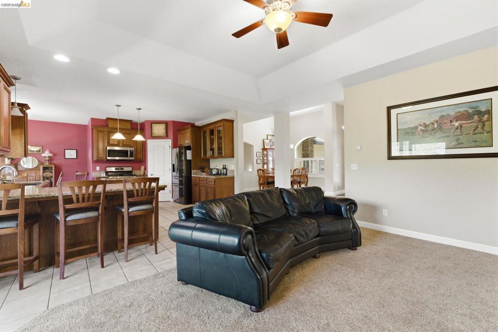 690 Golden Gate Circle, Sonora, CA 95370
