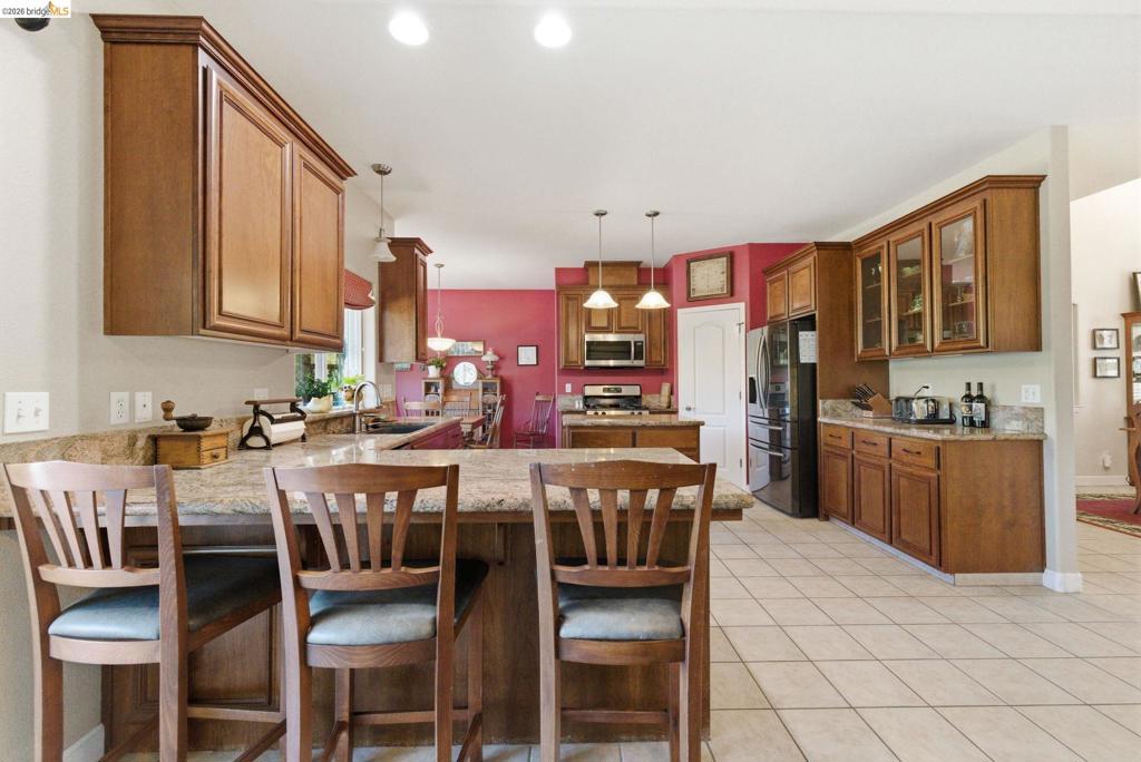 690 Golden Gate Circle, Sonora, CA 95370