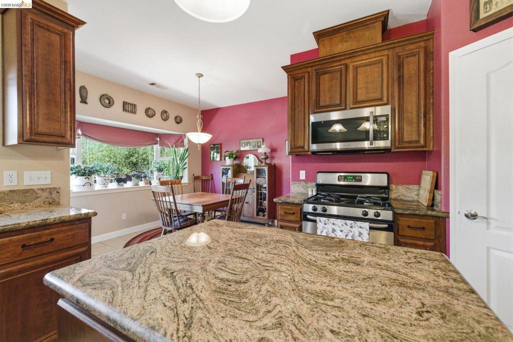 690 Golden Gate Circle, Sonora, CA 95370
