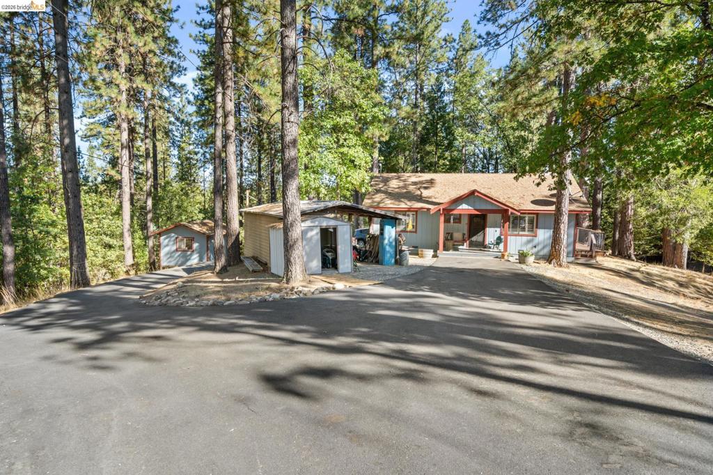 23625 Rock Hammer Lane, Groveland, CA 95321