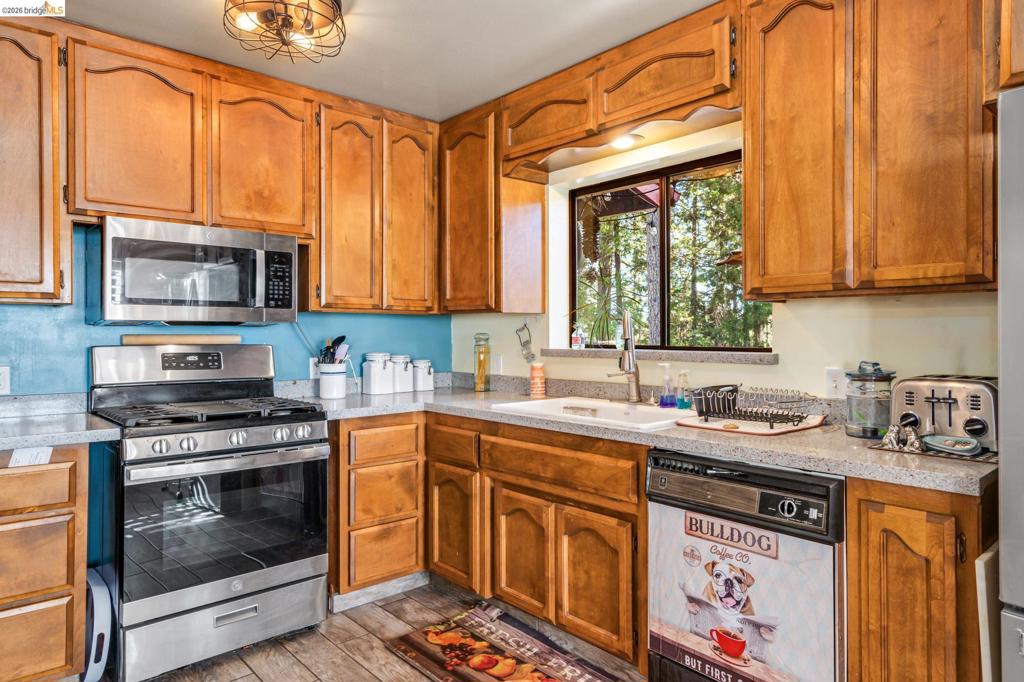 23625 Rock Hammer Lane, Groveland, CA 95321