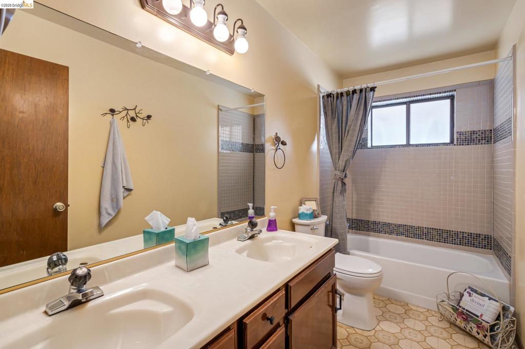 23625 Rock Hammer Lane, Groveland, CA 95321