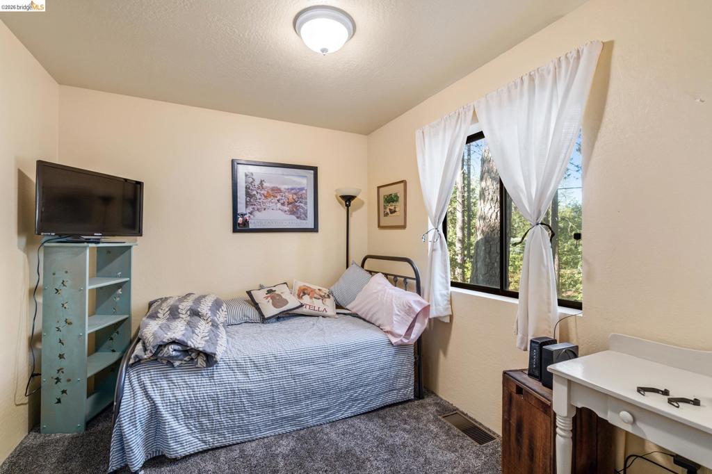 23625 Rock Hammer Lane, Groveland, CA 95321