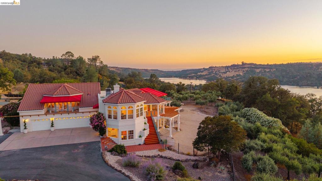 14699 Holman Mountain Rd, Jamestown, CA 95327