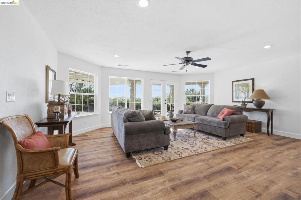 14699 Holman Mountain Rd, Jamestown, CA 95327