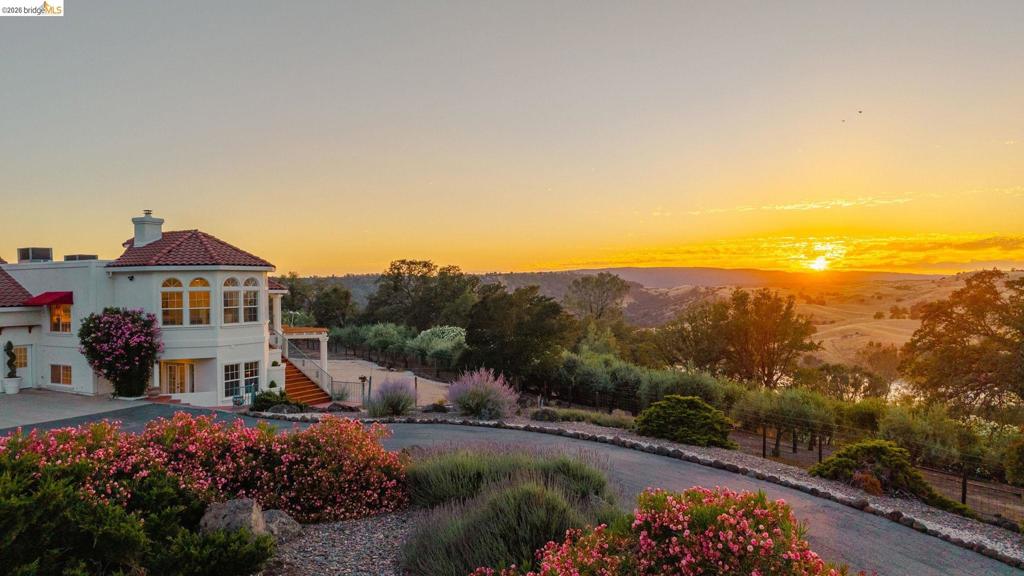 14699 Holman Mountain Rd, Jamestown, CA 95327