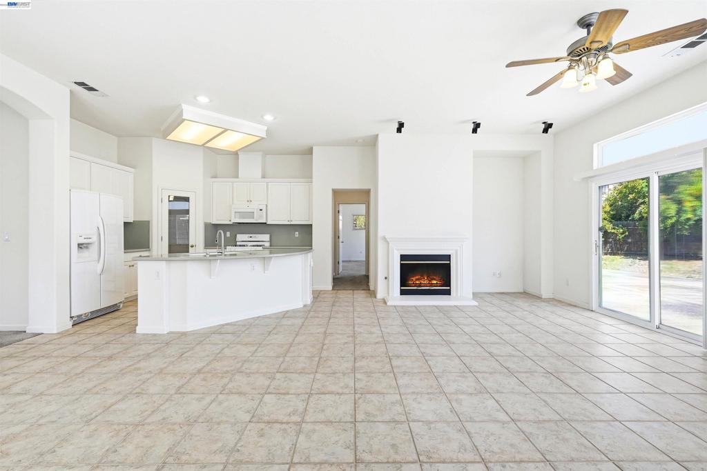 2232 Katherine Pl, Manteca, CA 95337