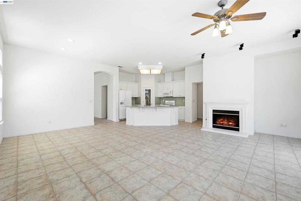2232 Katherine Pl, Manteca, CA 95337