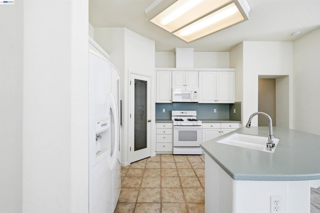 2232 Katherine Pl, Manteca, CA 95337