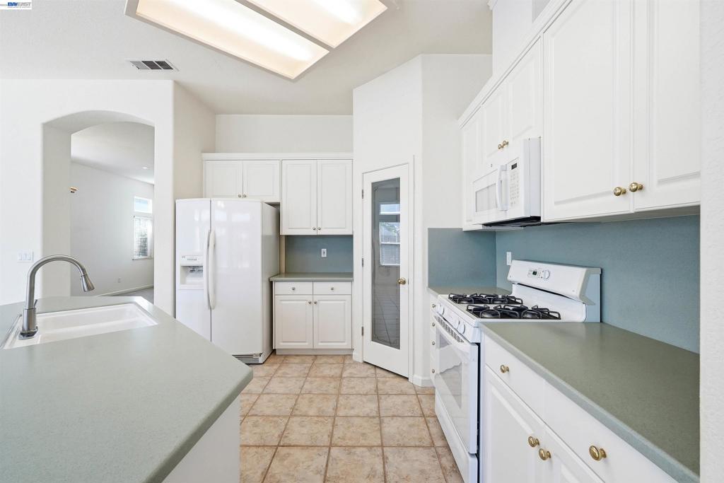 2232 Katherine Pl, Manteca, CA 95337