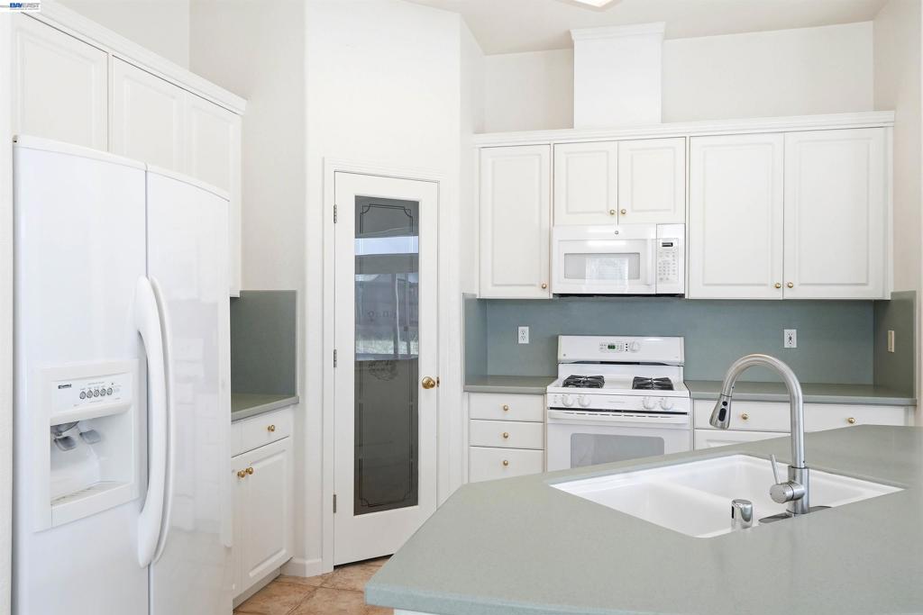 2232 Katherine Pl, Manteca, CA 95337