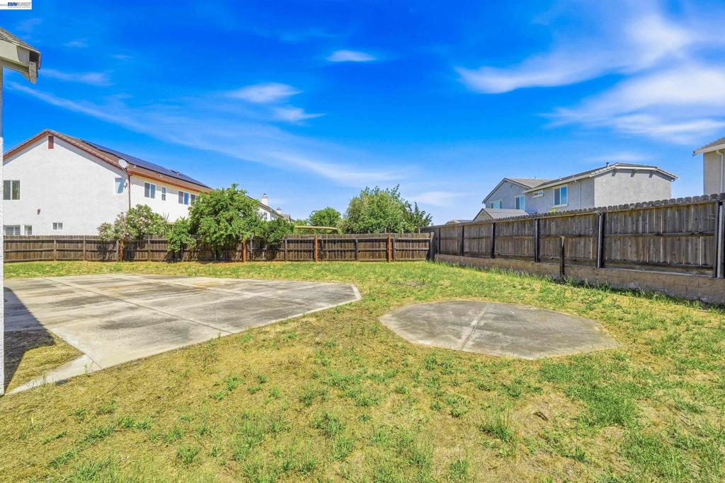 2232 Katherine Pl, Manteca, CA 95337