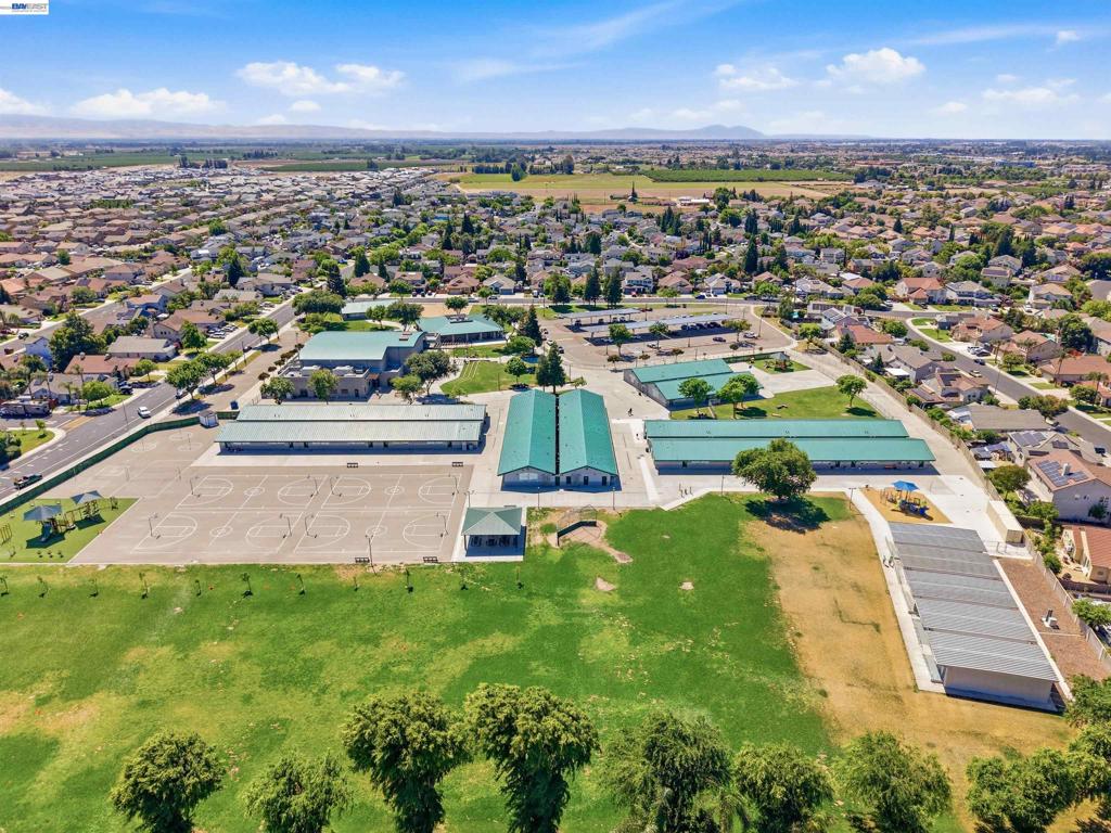 2232 Katherine Pl, Manteca, CA 95337